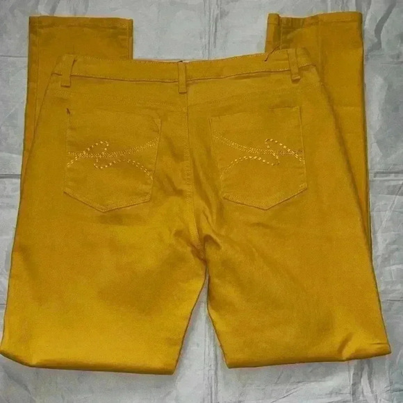 EUC dots jeans - Picture 2 of 7